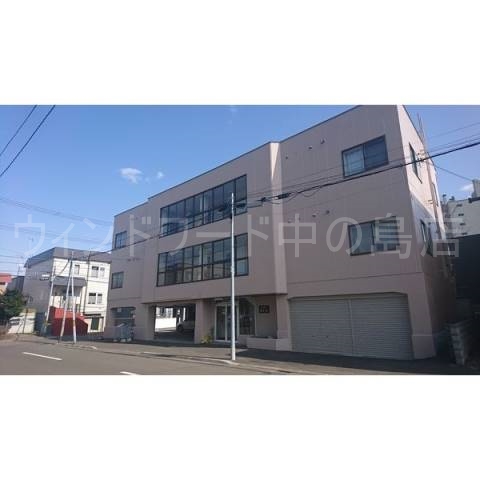 札幌市白石区菊水五条のマンションの建物外観