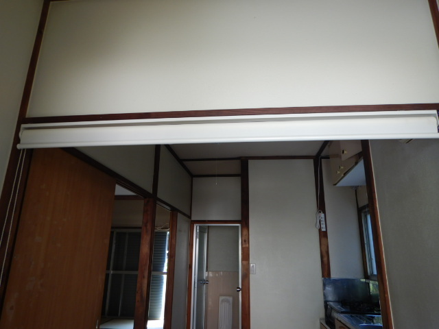 その他　玄関、ロールスクリーン有（無償貸与備品）