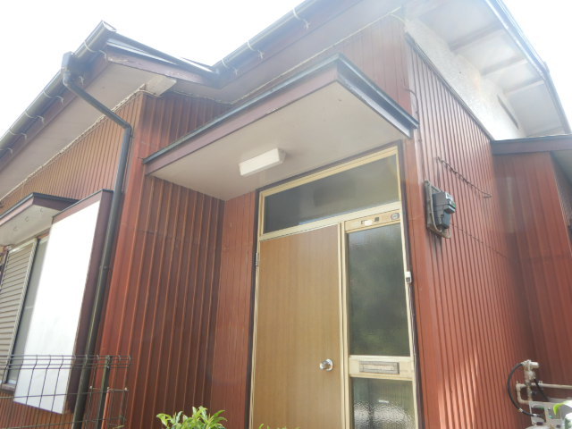 玄関　向かって右側がＢ号室です