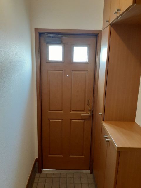 【サンフィールド中屋の玄関】