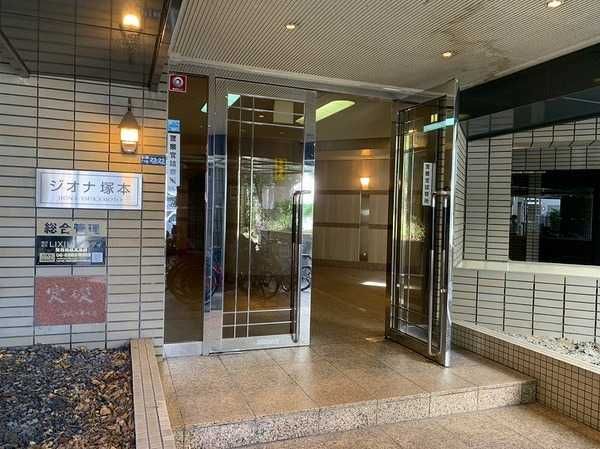 【大阪市西淀川区野里のマンションのエントランス】