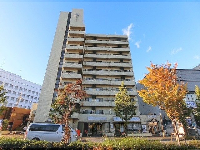 東和ハイツ本館の建物外観