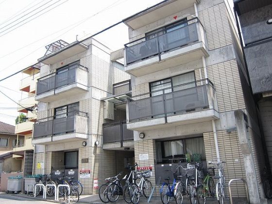 京都市左京区吉田泉殿町のマンションの建物外観