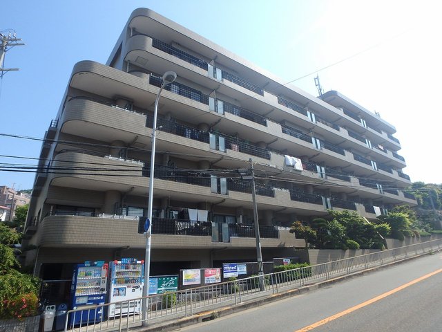 山仁サツキハイツIIの建物外観