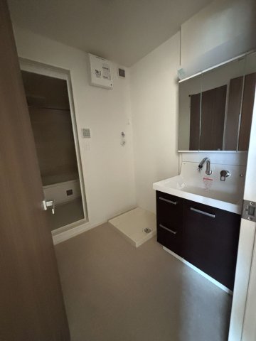 洗面設備　スペースが確保できる洗面所です