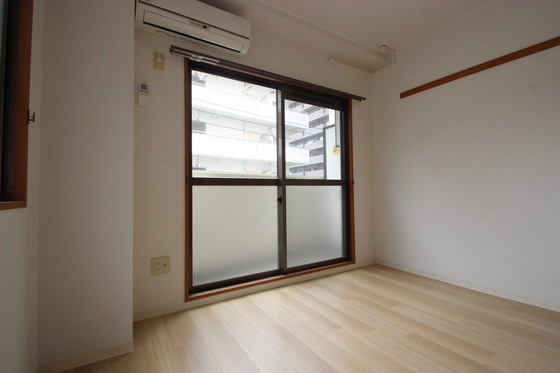 居室・リビング　別号室の写真です。