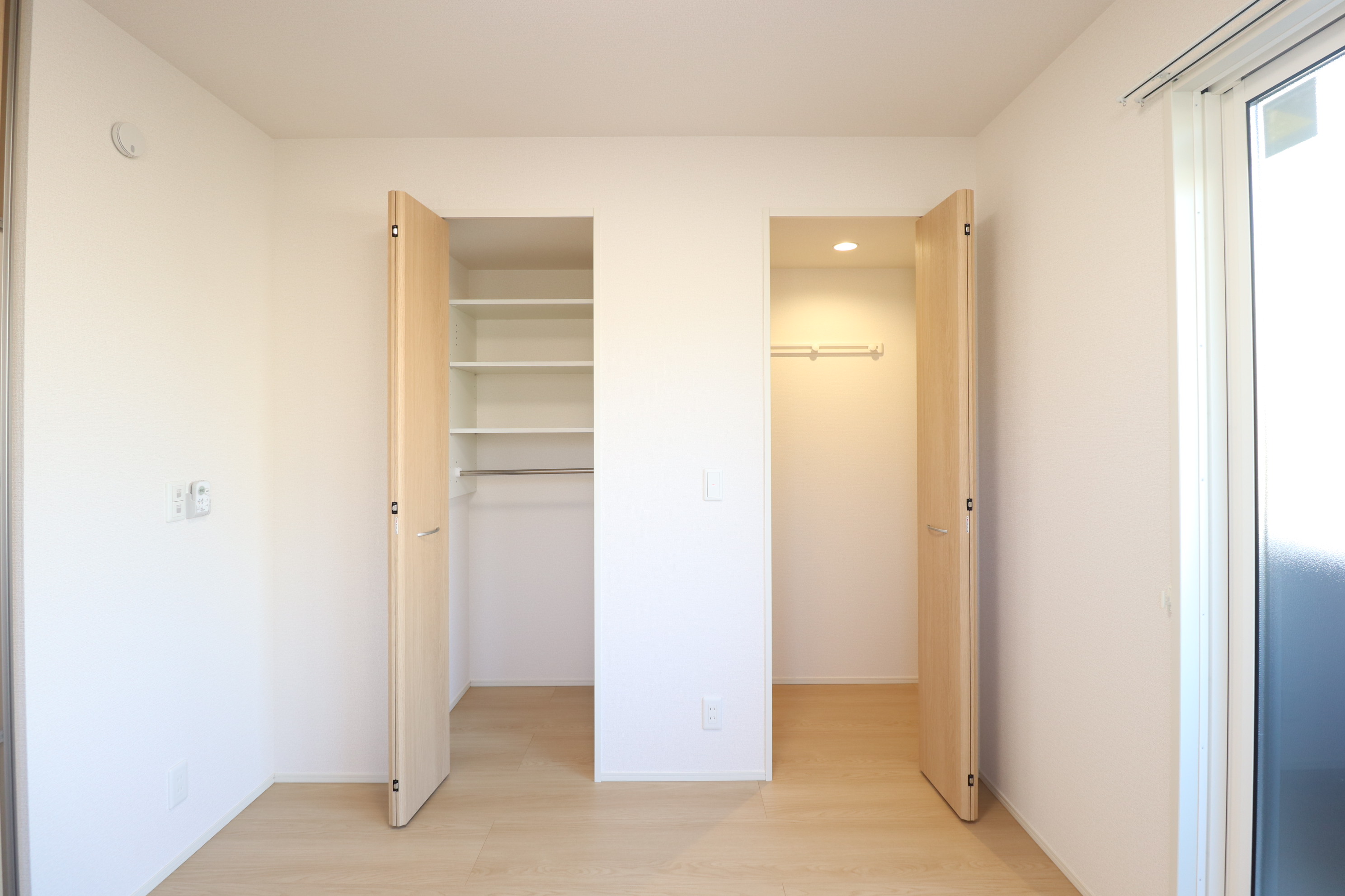 収納　嬉しいウォークインクローゼットもあります♪
