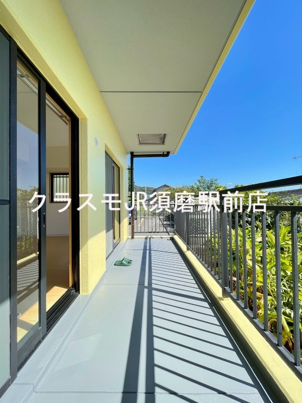 バルコニー　心地よい風が吹くバルコニー。洗濯物もよく乾きそうです。
