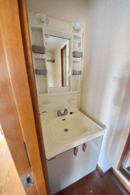 洗面設備　※別号室参考写真です