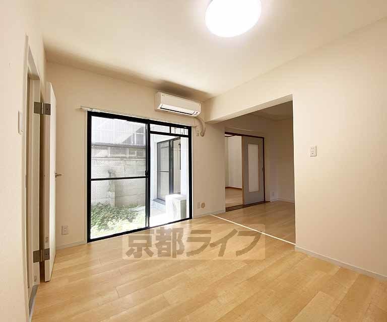 居室・リビング　阪急西院駅徒歩４分