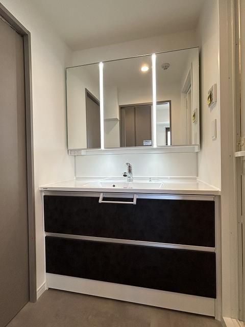 洗面設備　※同建物内・別部屋の参考写真です。