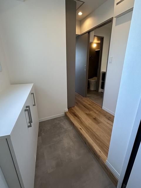 玄関　※同建物内・別部屋の参考写真です。