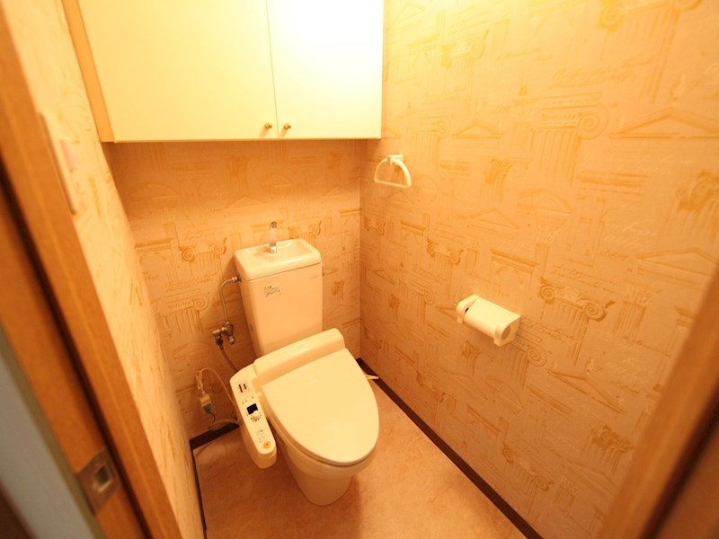 トイレ　温水洗浄暖房便座付トイレ