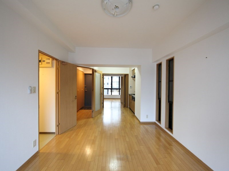 居室・リビング　ＬＤＫ12.6帖　洋室5.4帖　つなげても仕切っても使えます