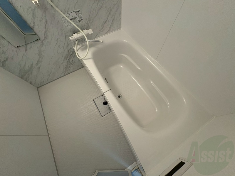 バス・シャワールーム　お風呂になります。一日の疲れを癒してくださいね。