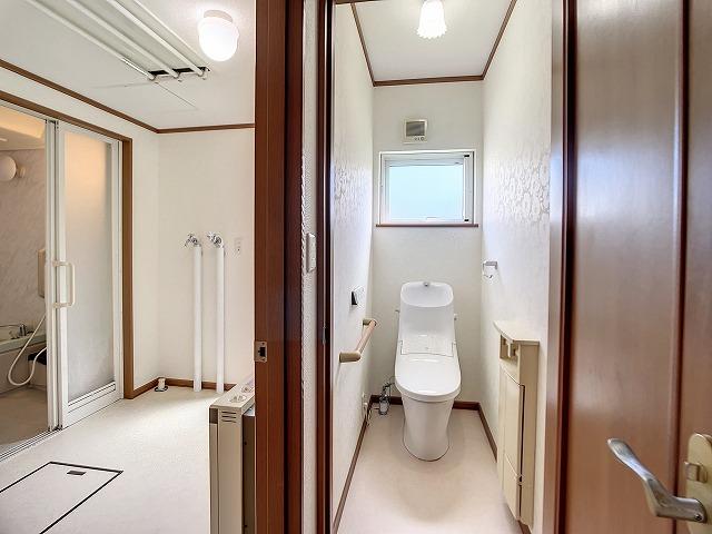 トイレ　トイレ