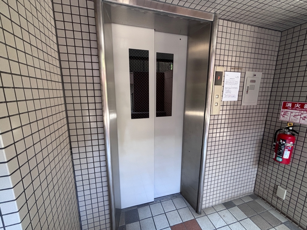 ロイヤル苦楽園の外観写真