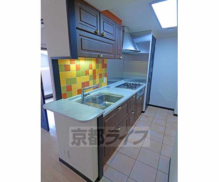 キッチン　３口コンログリル付きで使いやすいキッチンです