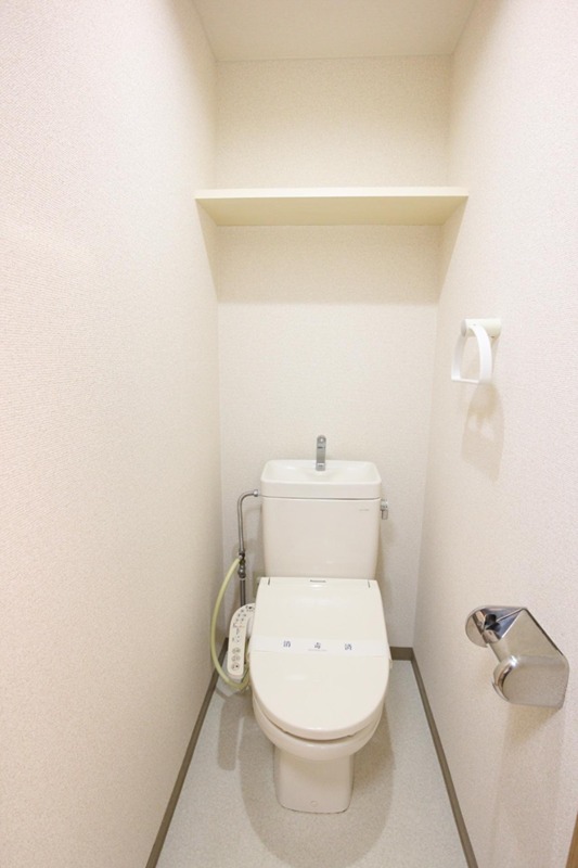 トイレ　温水洗浄便座