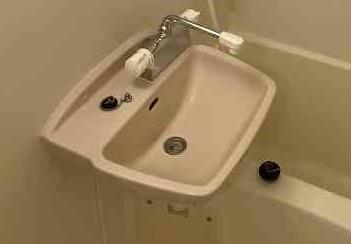 洗面設備　設備・仕様は号室により異なる為、現況を優先致します。