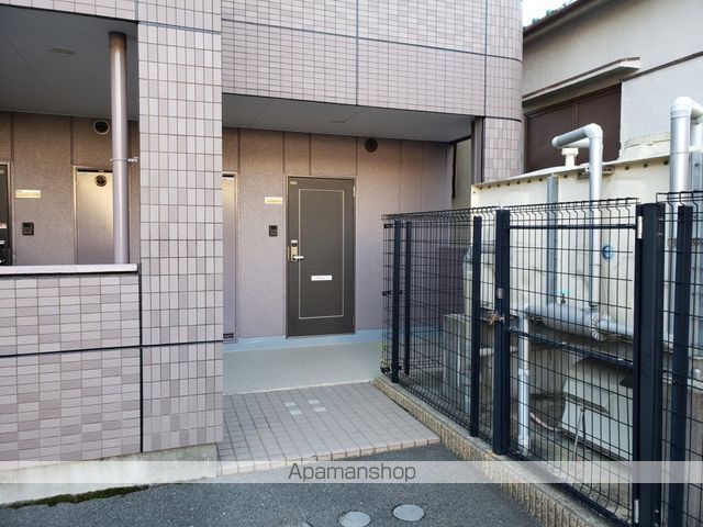 梅町マンションの外観写真