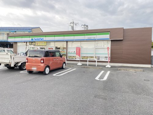 コンビニ　ファミリーマート 鈴鹿須賀三丁目店（コンビニ）まで731m