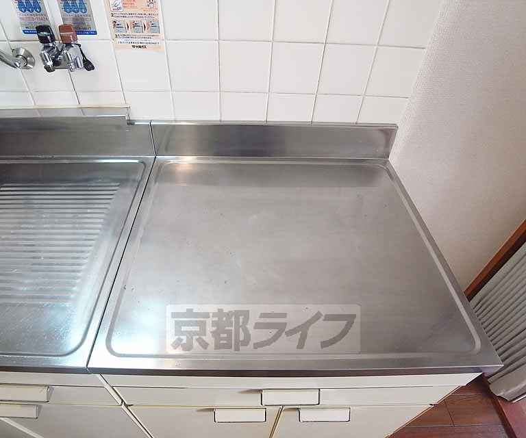 キッチン　１口コンロ設置可です。