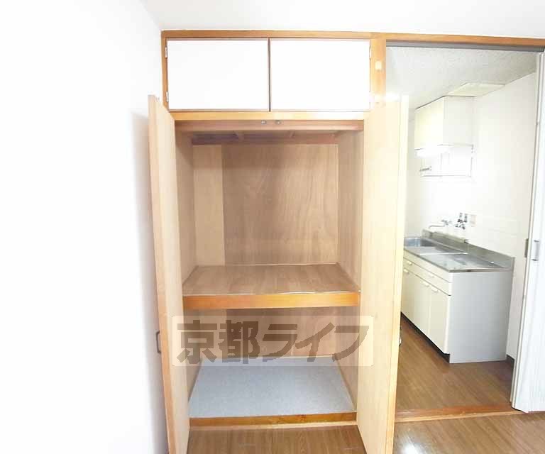 収納　上下段分かれて使いやすい。