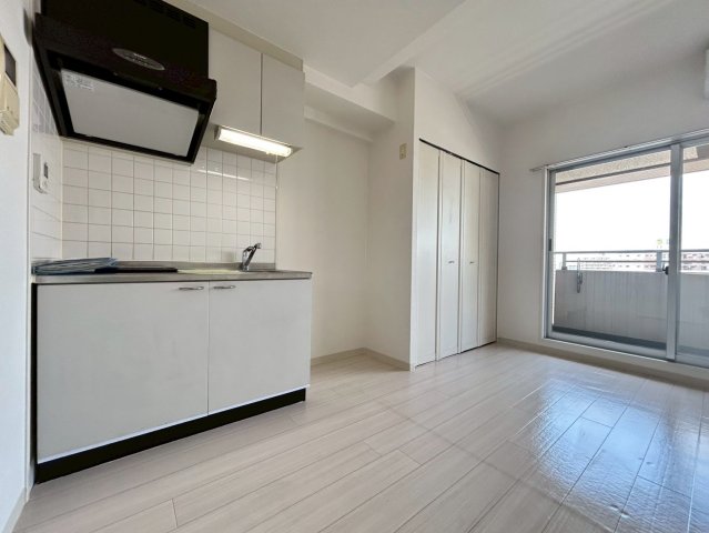 居室・リビング　同物件、別号室の参考写真です。