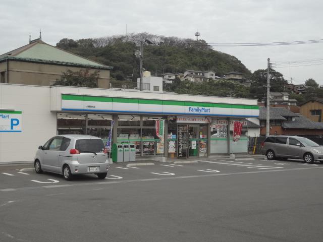 コンビニ　ファミリーマート／八幡田町店（コンビニ）まで140m