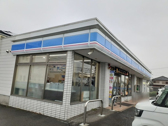 コンビニ　ローソン（コンビニ）まで63m