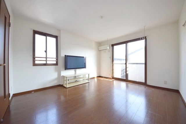 居室・リビング　★広々明るいお部屋★