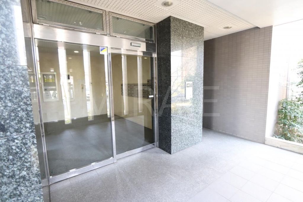 エントランス　エントランス