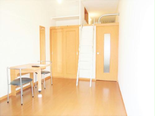 居室・リビング　同タイプ物件の為、形状や間取寸法、色調等が実際とは異なります