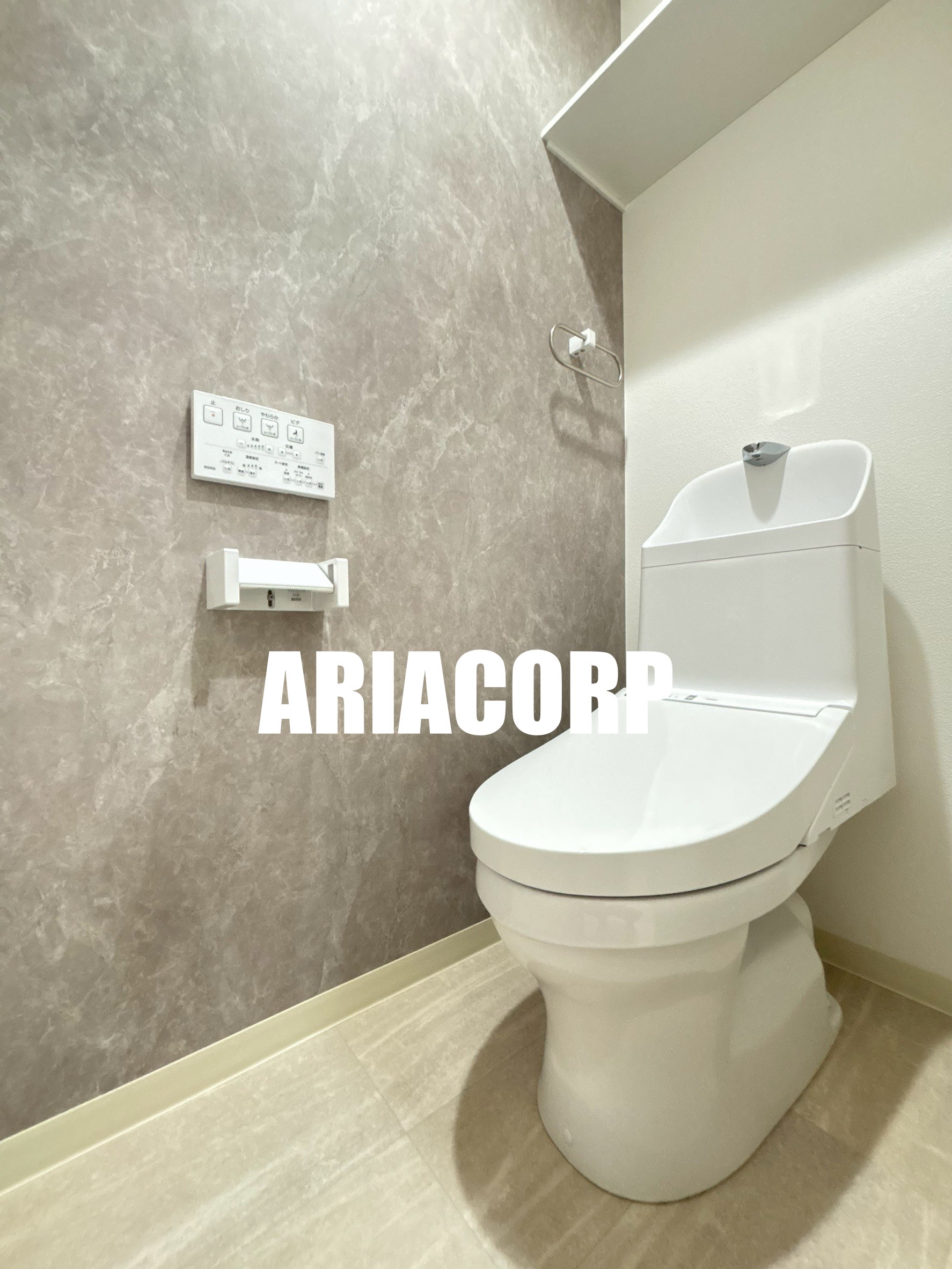 トイレ　温水洗浄便座付きのお手洗い♪