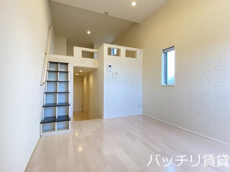 居室・リビング　同型タイプの為、現状を優先致します。