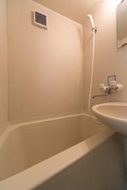 バス・シャワールーム　※写真は同タイプ住戸です。