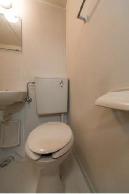 トイレ　※写真は同タイプ住戸です。