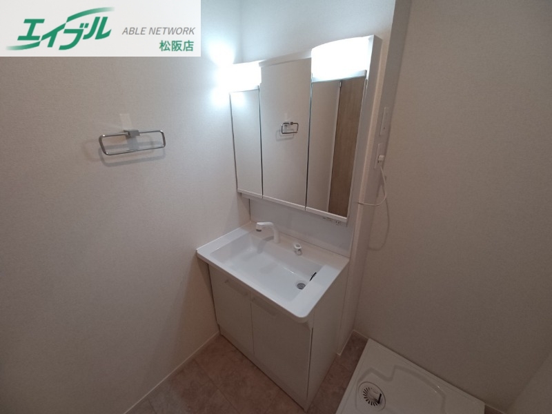 洗面設備　同型タイプの写真です