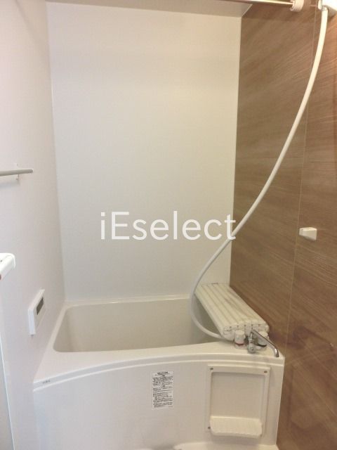 バス・シャワールーム　雨の日に便利な浴室乾燥機、追焚機能も付いてます