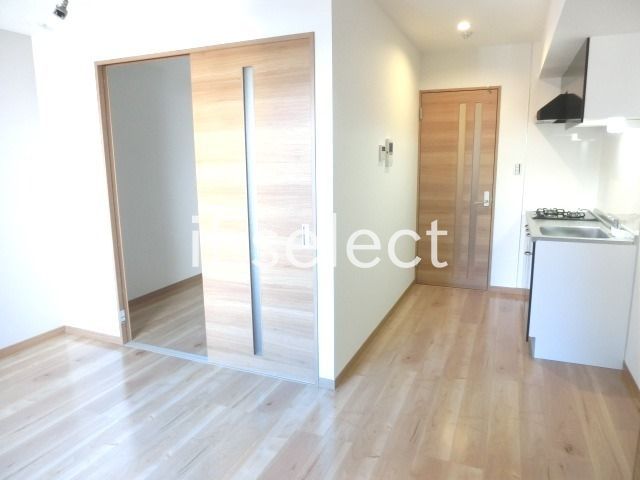 居室・リビング　リビング８．４帖、全室エアコン完備