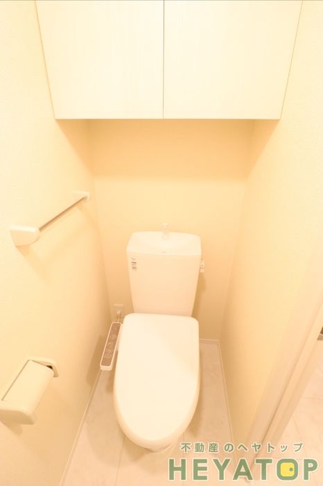 トイレ　温水洗浄便座（同仕様写真）