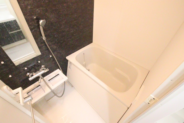 バス・シャワールーム　※別室の参考写真の為、現況優先です。
