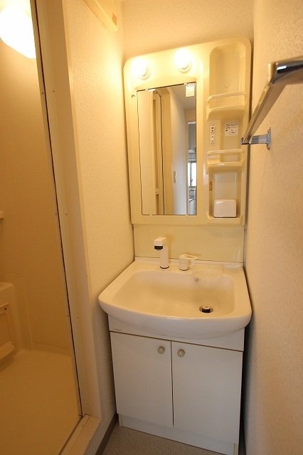 洗面設備　同物件別号室の写真