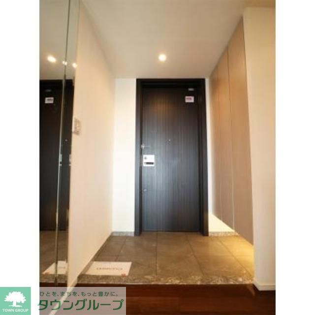 玄関　※写真は同タイプ住戸です。