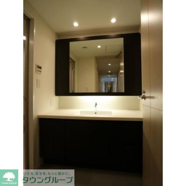 洗面設備　※写真は同タイプ住戸です。