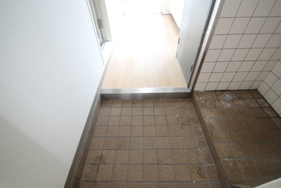 玄関　※別部屋の写真です