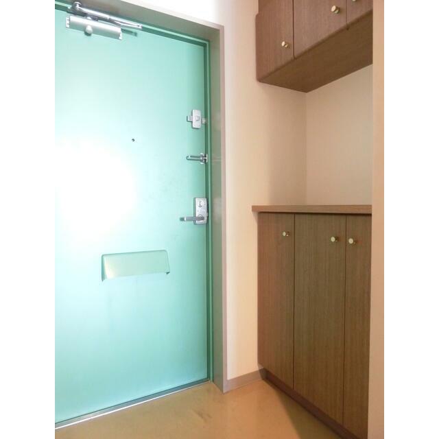 玄関　ダブルロック、シューズボックス