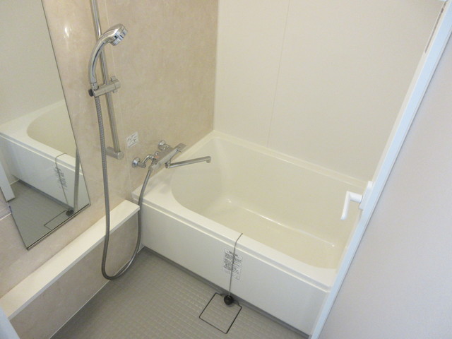 バス・シャワールーム　浴室は清潔感が漂う空間です