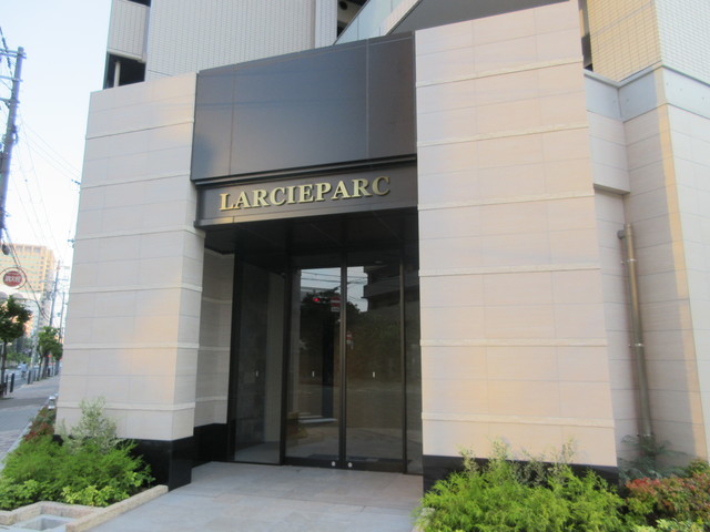 エントランス　ホテルの様な佇まいです